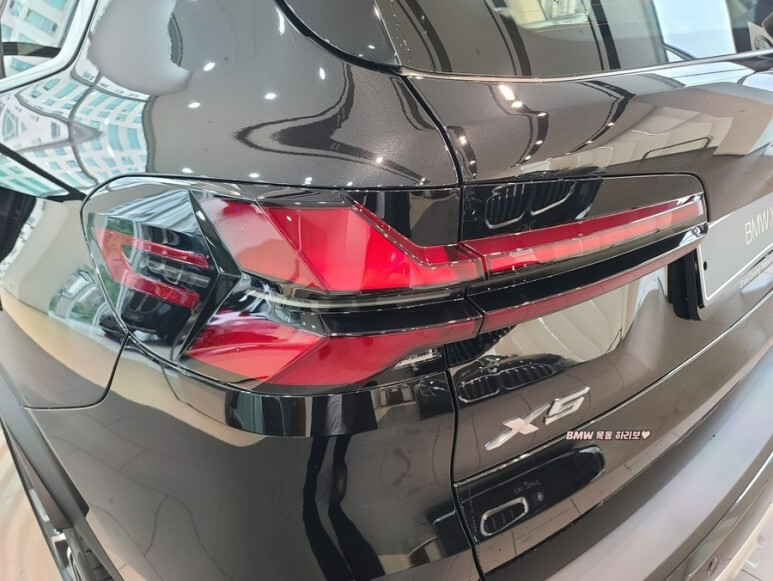 BMW X5 페리 전시차, 출고차 들어왔군요 ^^ 썸네일
