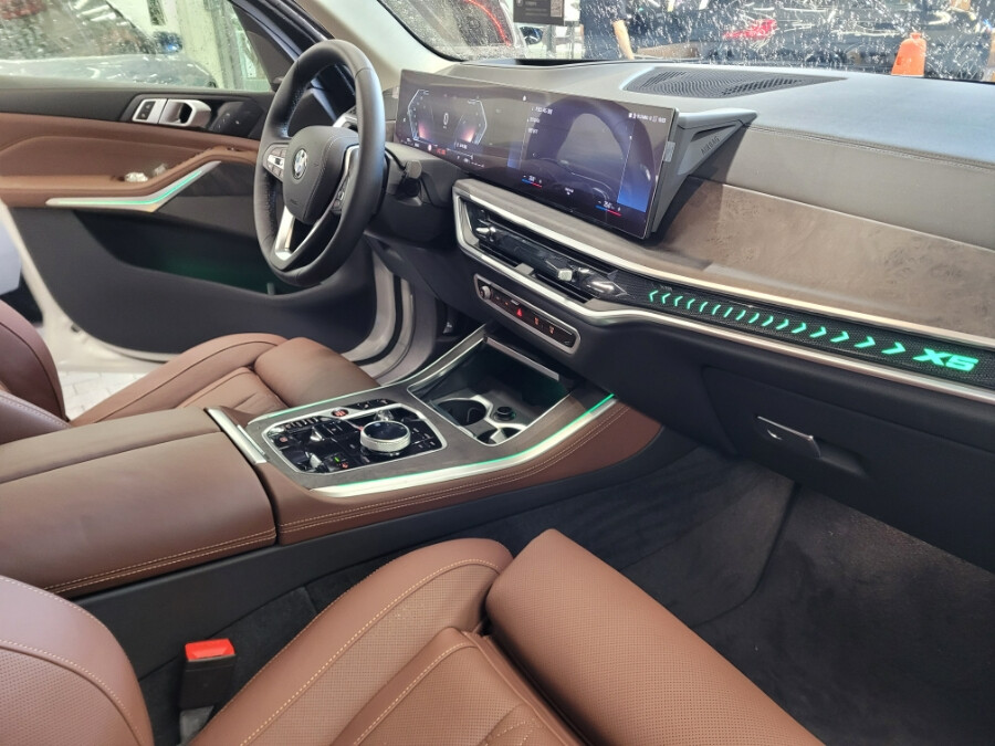 BMW X5 페리 전시차, 출고차 들어왔군요 ^^ 썸네일