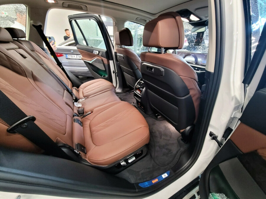 BMW X5 페리 전시차, 출고차 들어왔군요 ^^ 썸네일