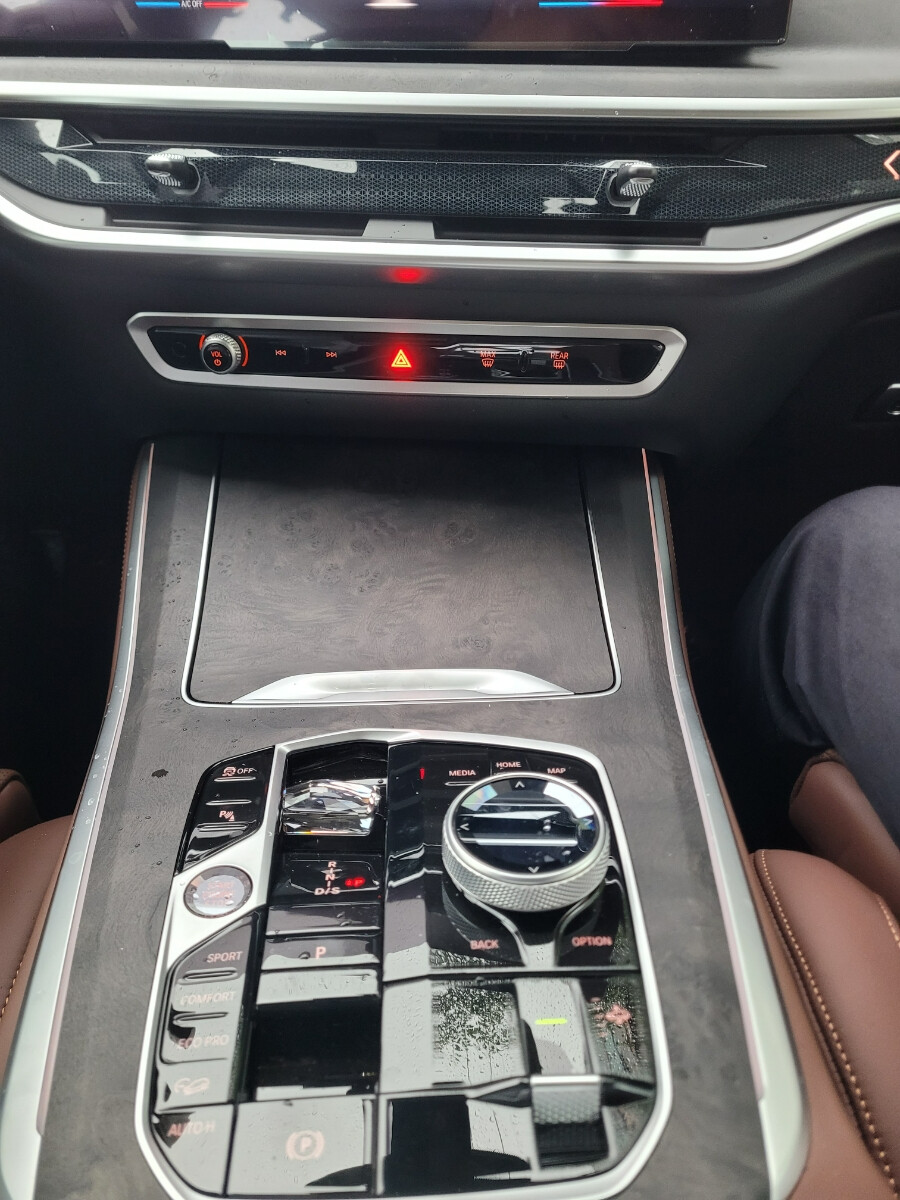 BMW X5 페리 전시차, 출고차 들어왔군요 ^^ 썸네일