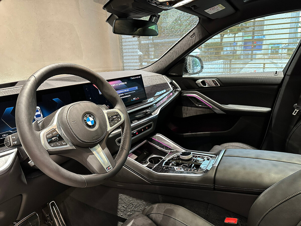 BMW X5 페리 전시차, 출고차 들어왔군요 ^^ 썸네일