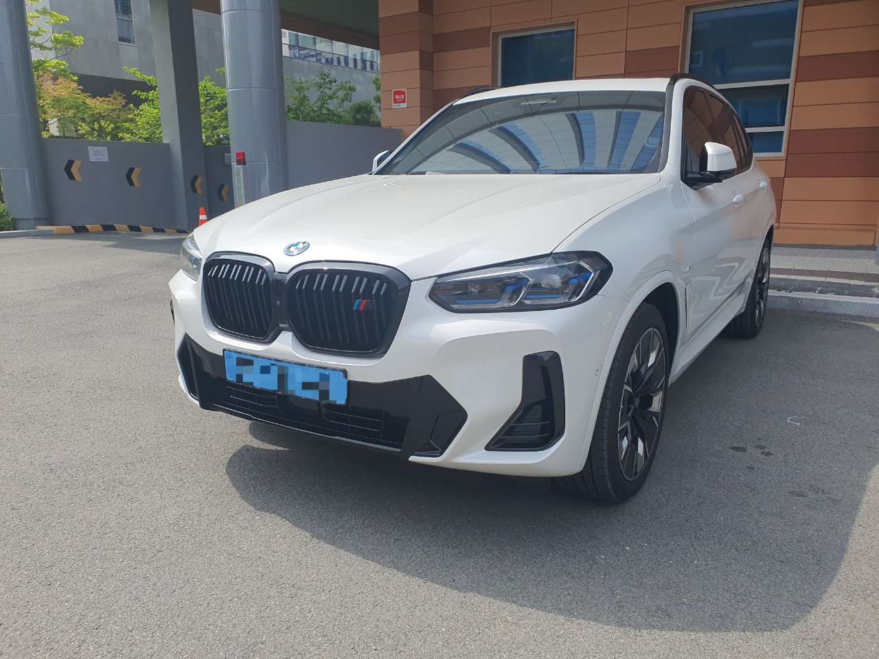 BMW IX3 M스포츠 게시글 썸네일