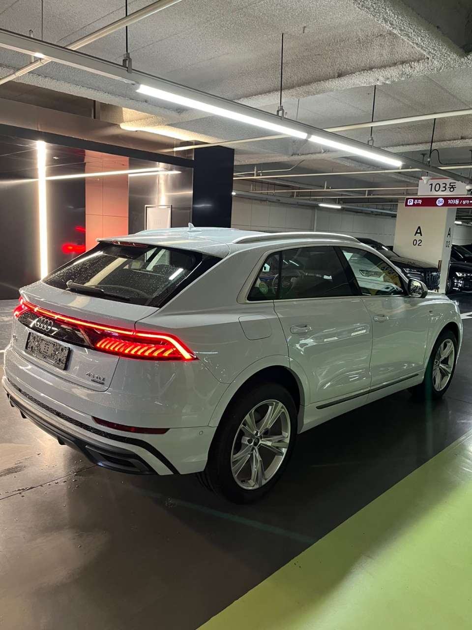 AUDI Q8 45 TDI Q.P 썸네일 이미지