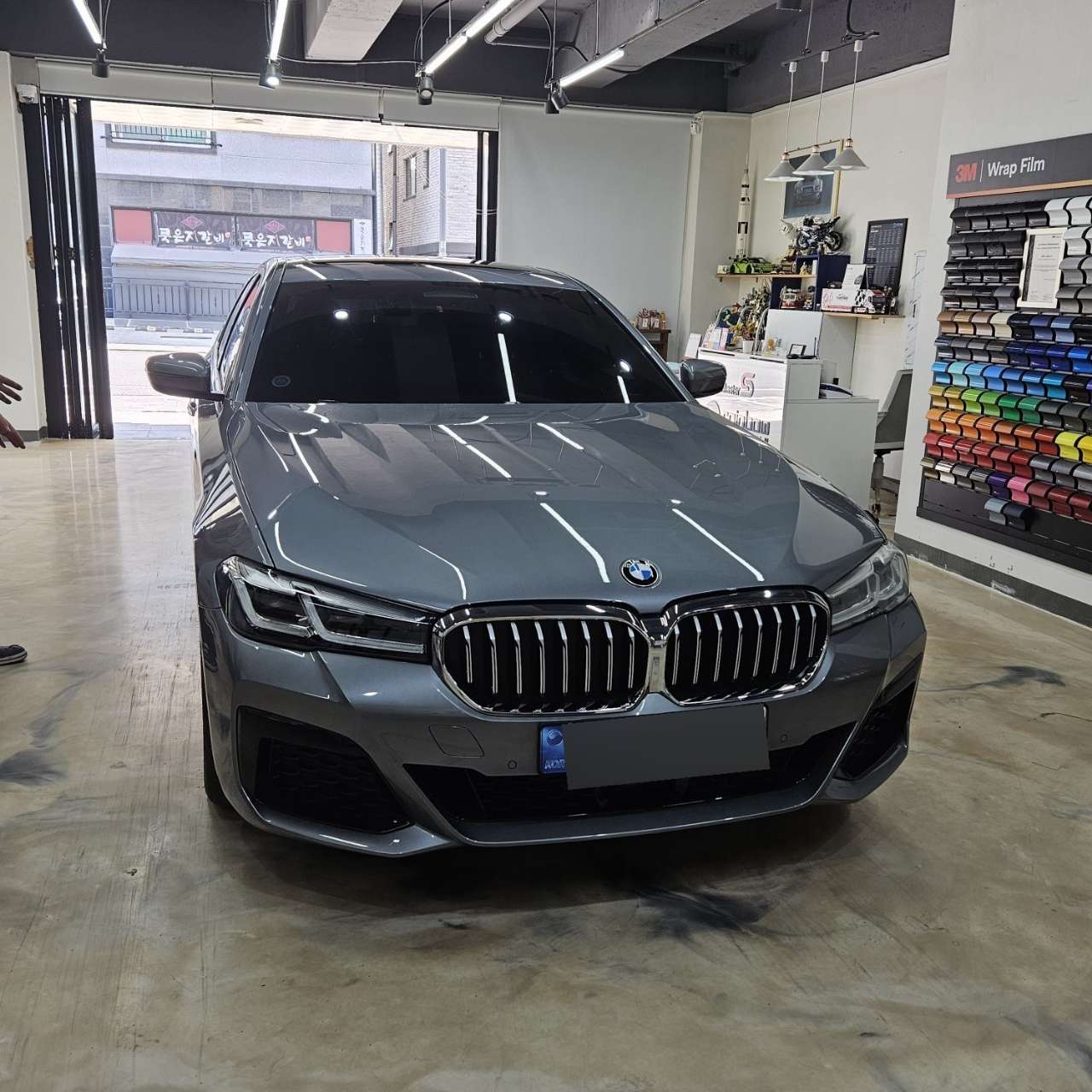 BMW 5시리즈 520i M 스포츠 패키지 게시글 썸네일
