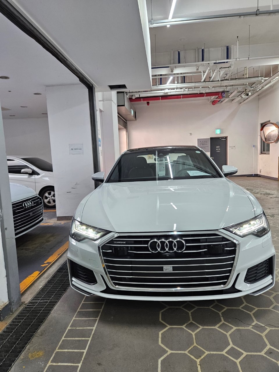 아우디 A6(C8) 45TFSI 콰트로 프리미엄 출고했습니다 썸네일 이미지