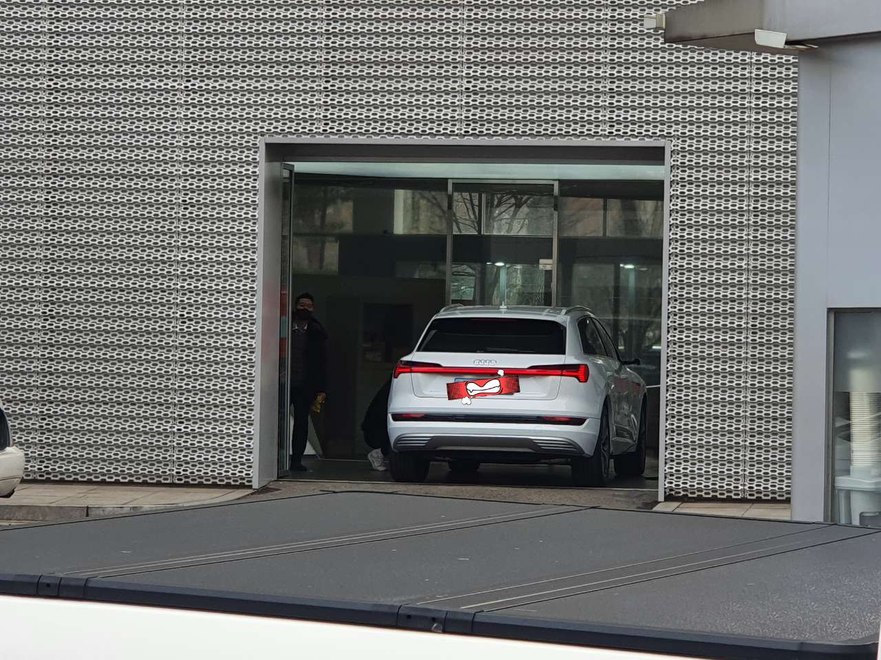 아우디 e-트론 55 콰트로 썸네일 이미지