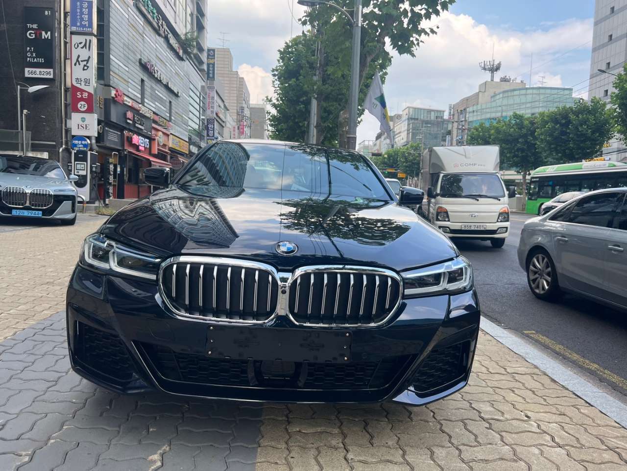 BMW 5시리즈 530i M 스포츠 패키지 P2 게시글 썸네일