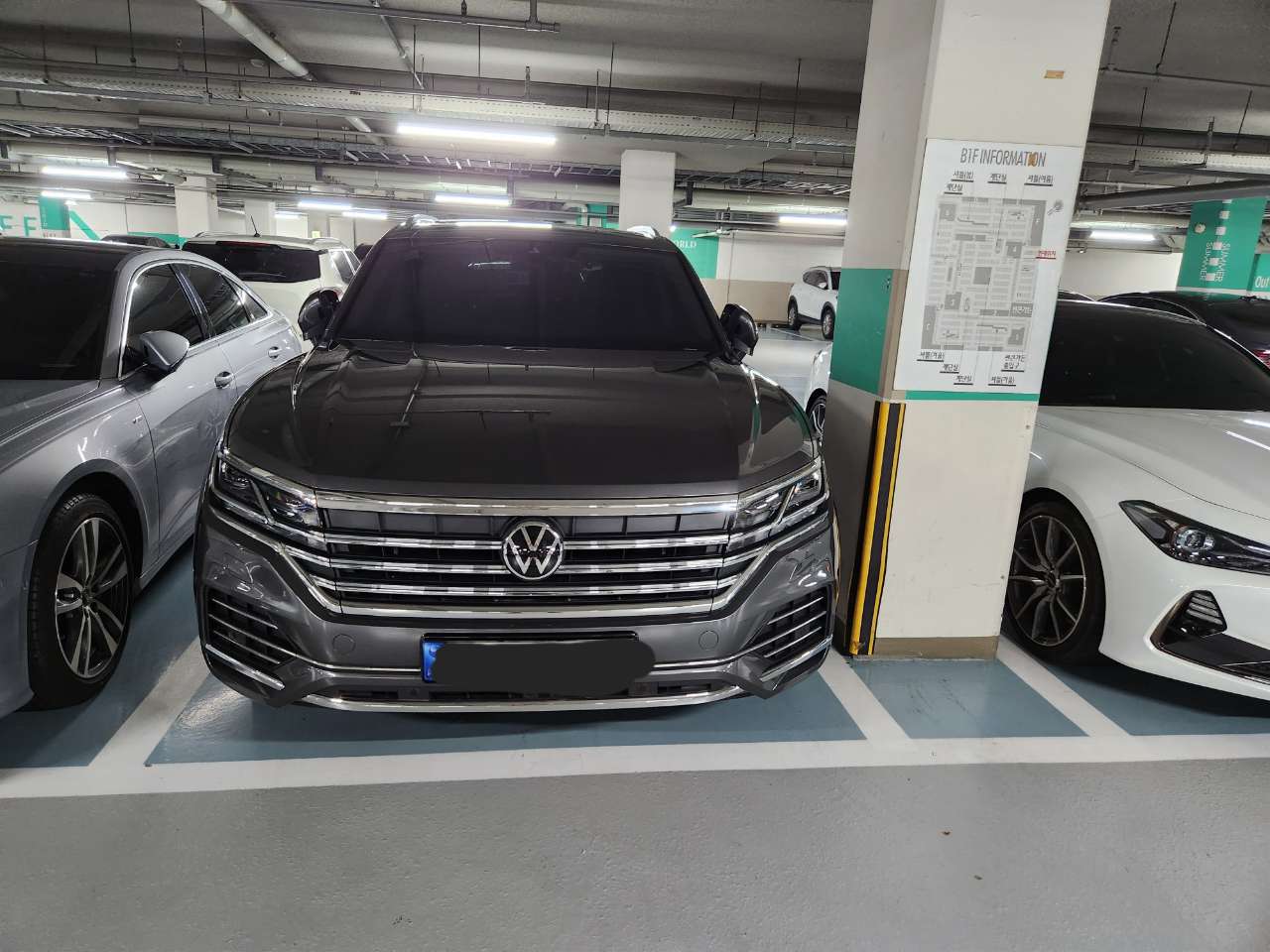 폭스바겐 투아렉 3.0 TDI 프레스티지 썸네일 이미지