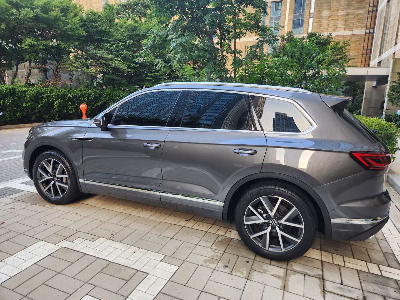 폭스바겐 투아렉 3.0 TDI 프레스티지 썸네일 이미지