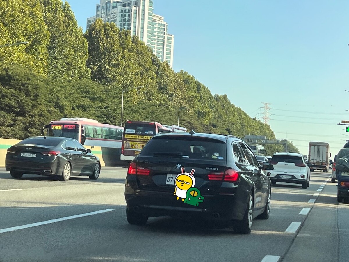 람보르기니보다 보기 힘든 BMW를 봤습니다 썸네일