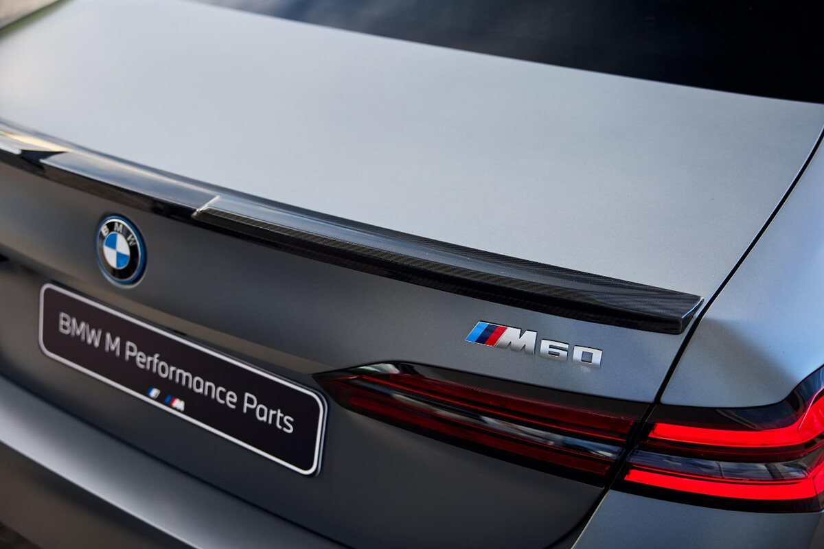 BMW i5 M60 M 퍼포먼스 프로즌 퓨어 그레이 디테일샷  썸네일