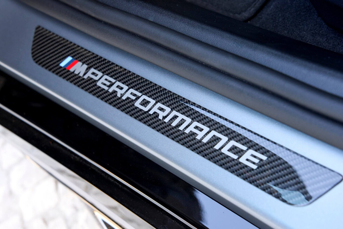 BMW i5 M60 M 퍼포먼스 프로즌 퓨어 그레이 디테일샷  썸네일