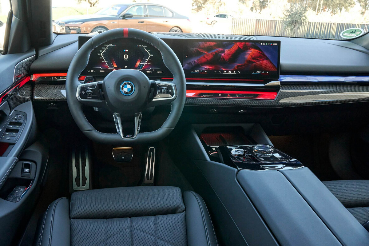 BMW i5 M60 M 퍼포먼스 프로즌 퓨어 그레이 디테일샷  썸네일