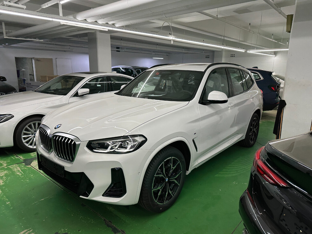 BMW X3 고민) 화이트+블랙시트 vs 블랙+모카시트   게시글 썸네일