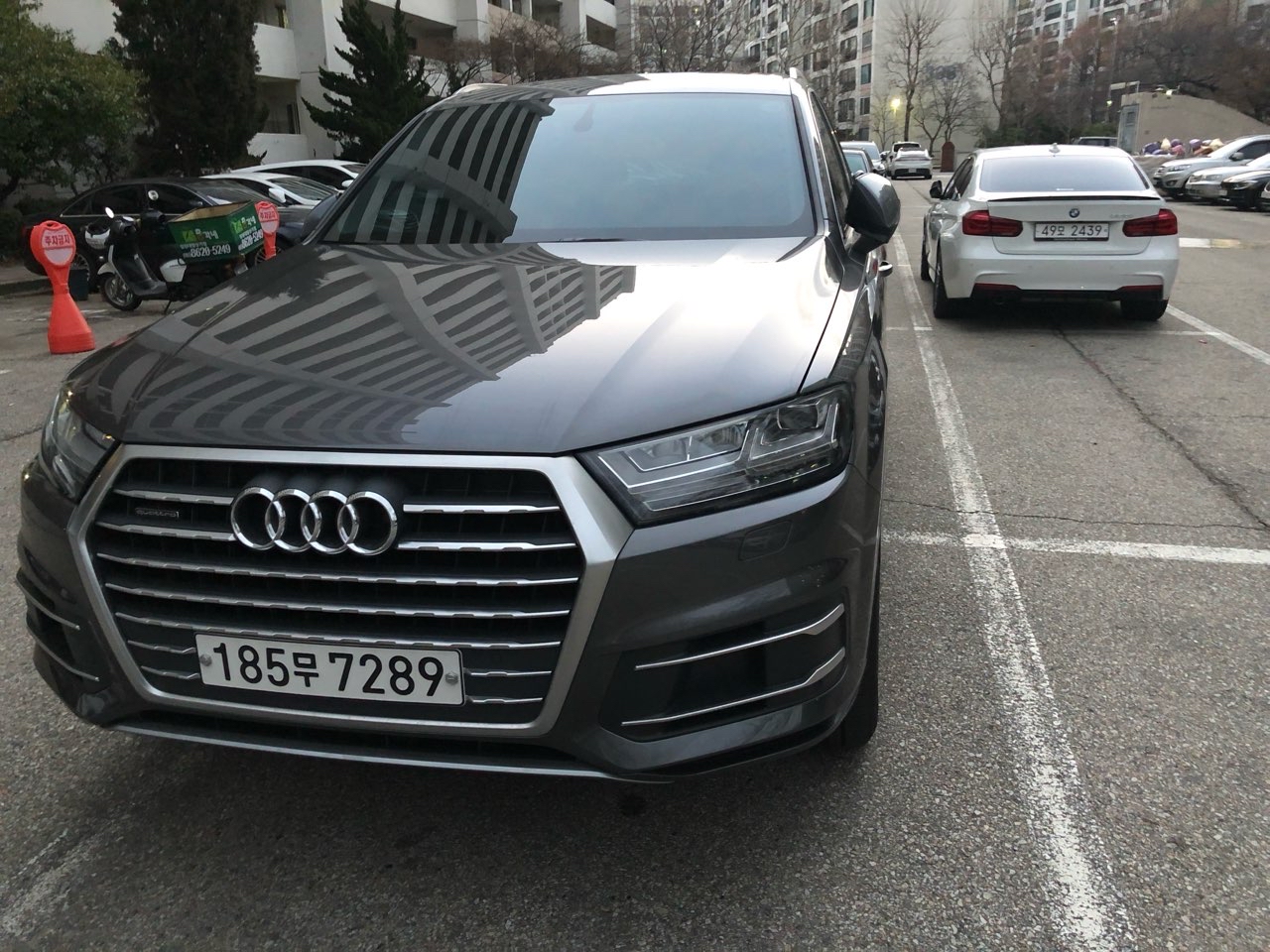 아우디 Q7 45TFSI 썸네일 이미지