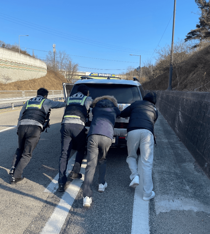 현기 1.6 하이브리드는 아직 사면 안될듯요;;;  썸네일