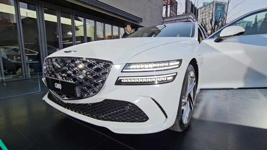 제네시스 G80 페이스리프트 전시차 사진  썸네일