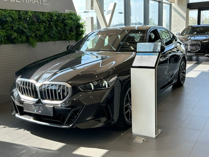 BMW i5 2천만원 할인하네요! ㅋㅋ  게시글 썸네일