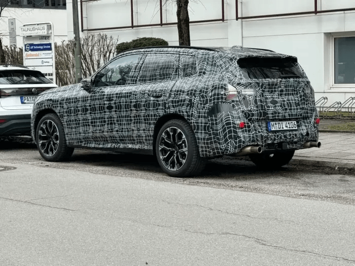 BMW X3 풀체인지 인테리어 유출됐네요 ㅎ 썸네일