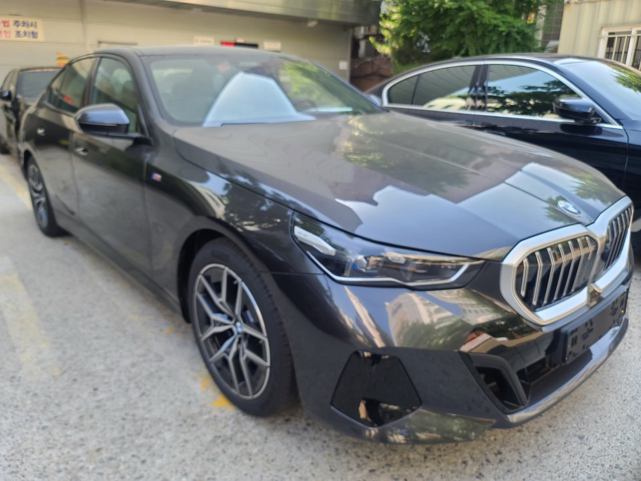 BMW 5시리즈 520i M 스포츠 P2 썸네일 이미지