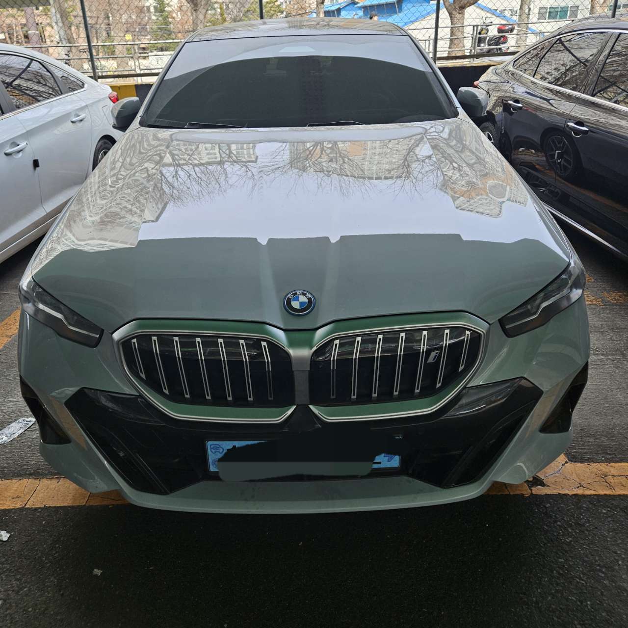 bmw i5 게시글 썸네일