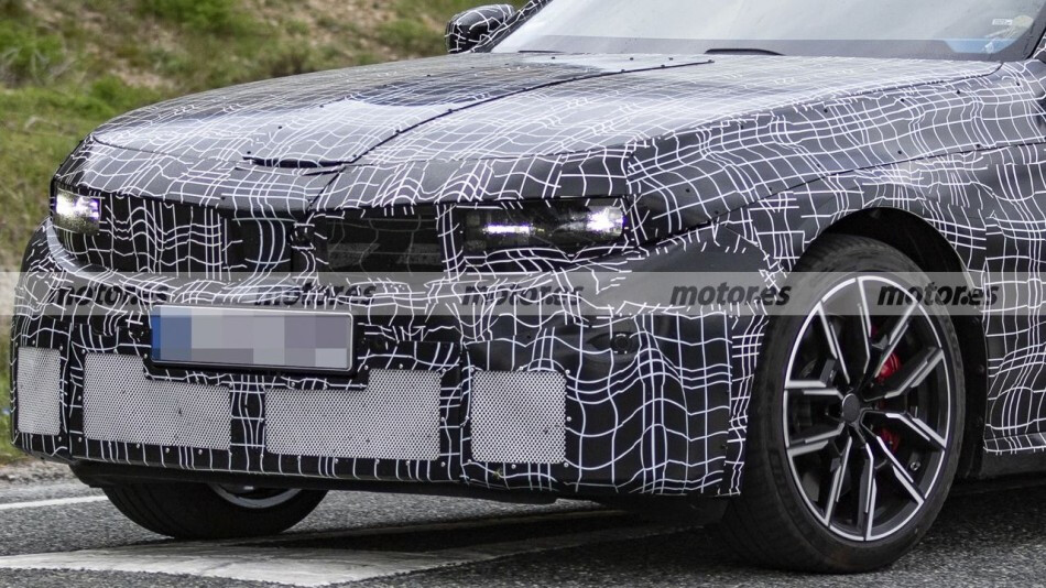 [스파이샷] 2027 BMW 3시리즈 풀체인지 M350  썸네일