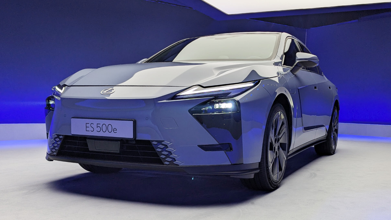 렉서스 ES 풀체인지 리뷰, BMW i5의 새로운 대안  게시글 썸네일