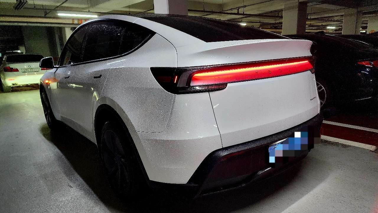 TESLA MODEL Y 롱레인지 이미지2