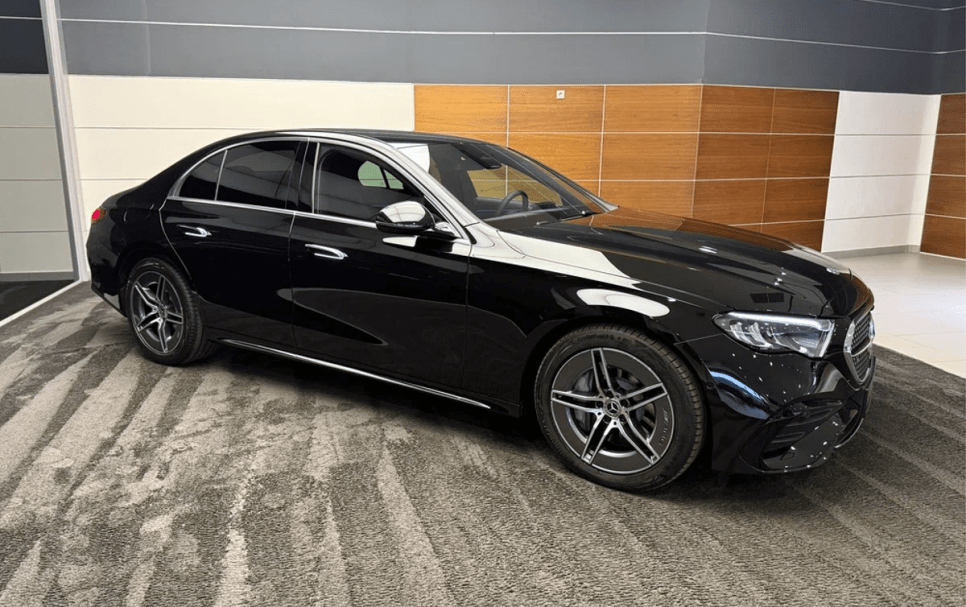E200 급하지 않으면 26년식 기다리는것도 좋아보입니다.  썸네일