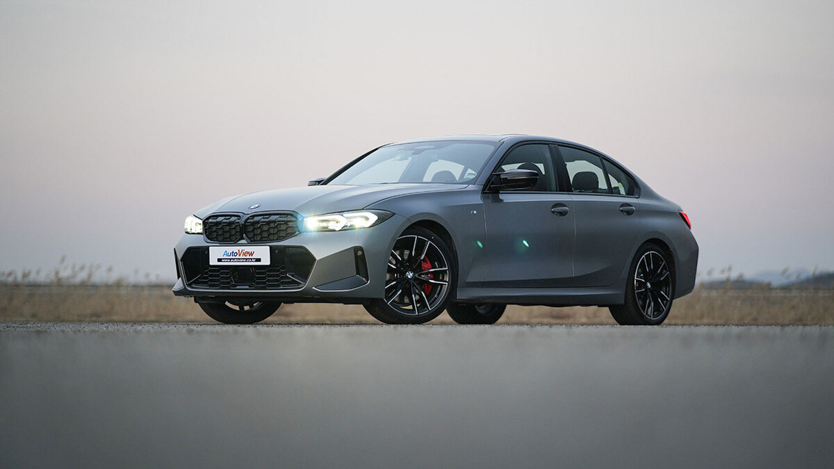 2025 BMW M340i LCI2 Feat. 색상 : 스카이 스크래퍼 그레이 썸네일