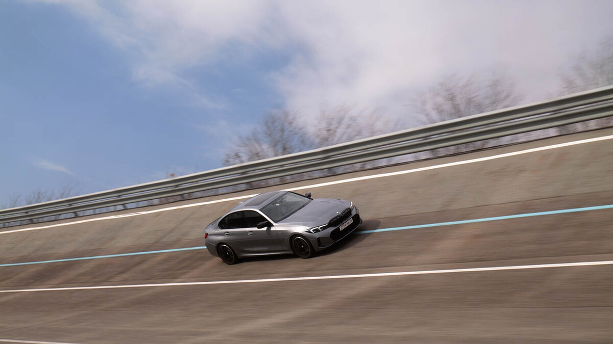 2025 BMW M340i LCI2 Feat. 색상 : 스카이 스크래퍼 그레이 썸네일
