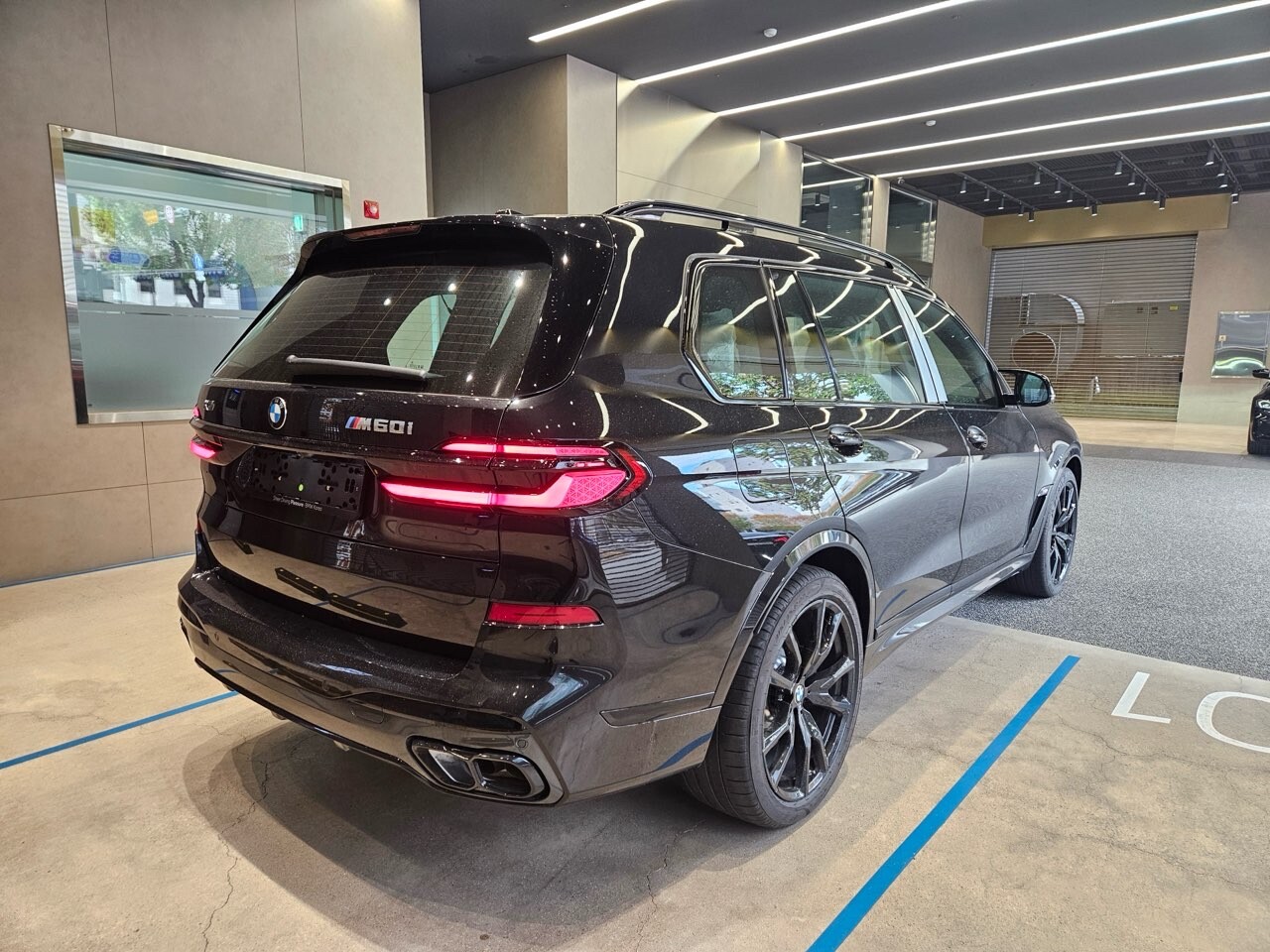 Bmw x7m60i 이미지1