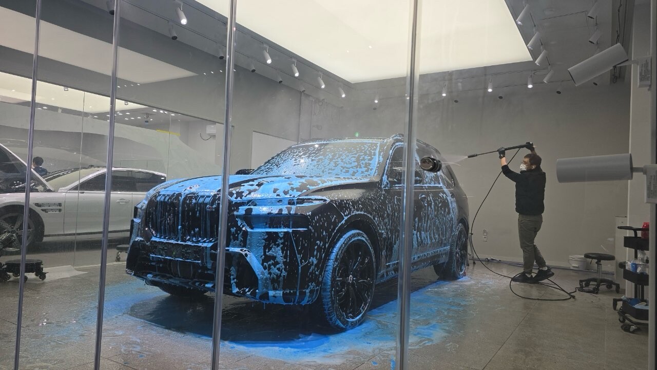 Bmw x7m60i 이미지6