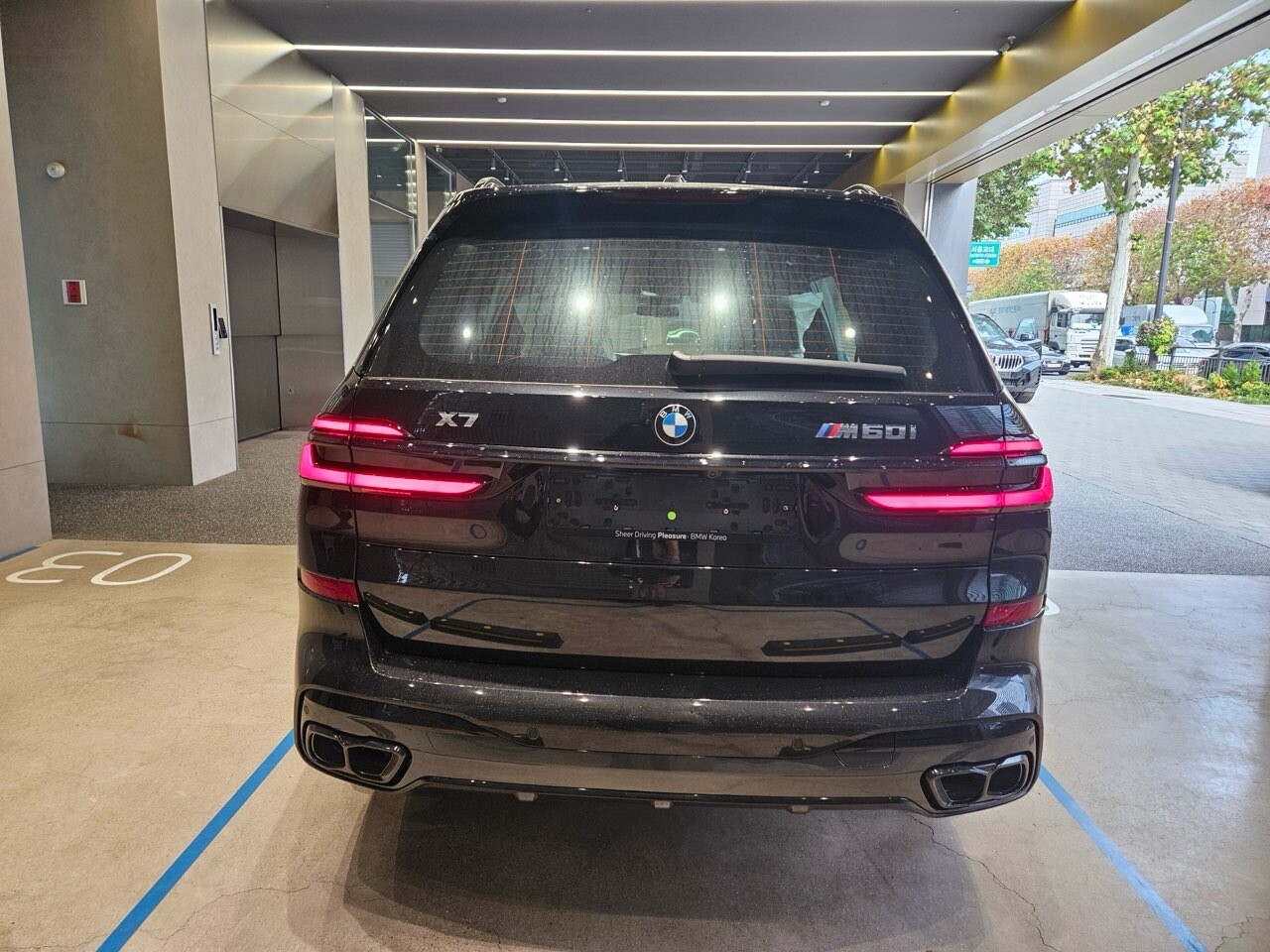 Bmw x7m60i 이미지3