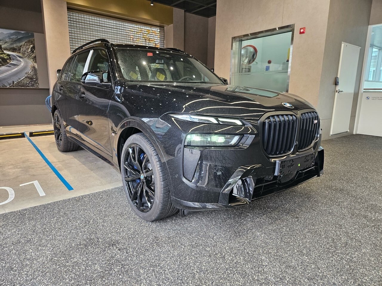 Bmw x7m60i 이미지4