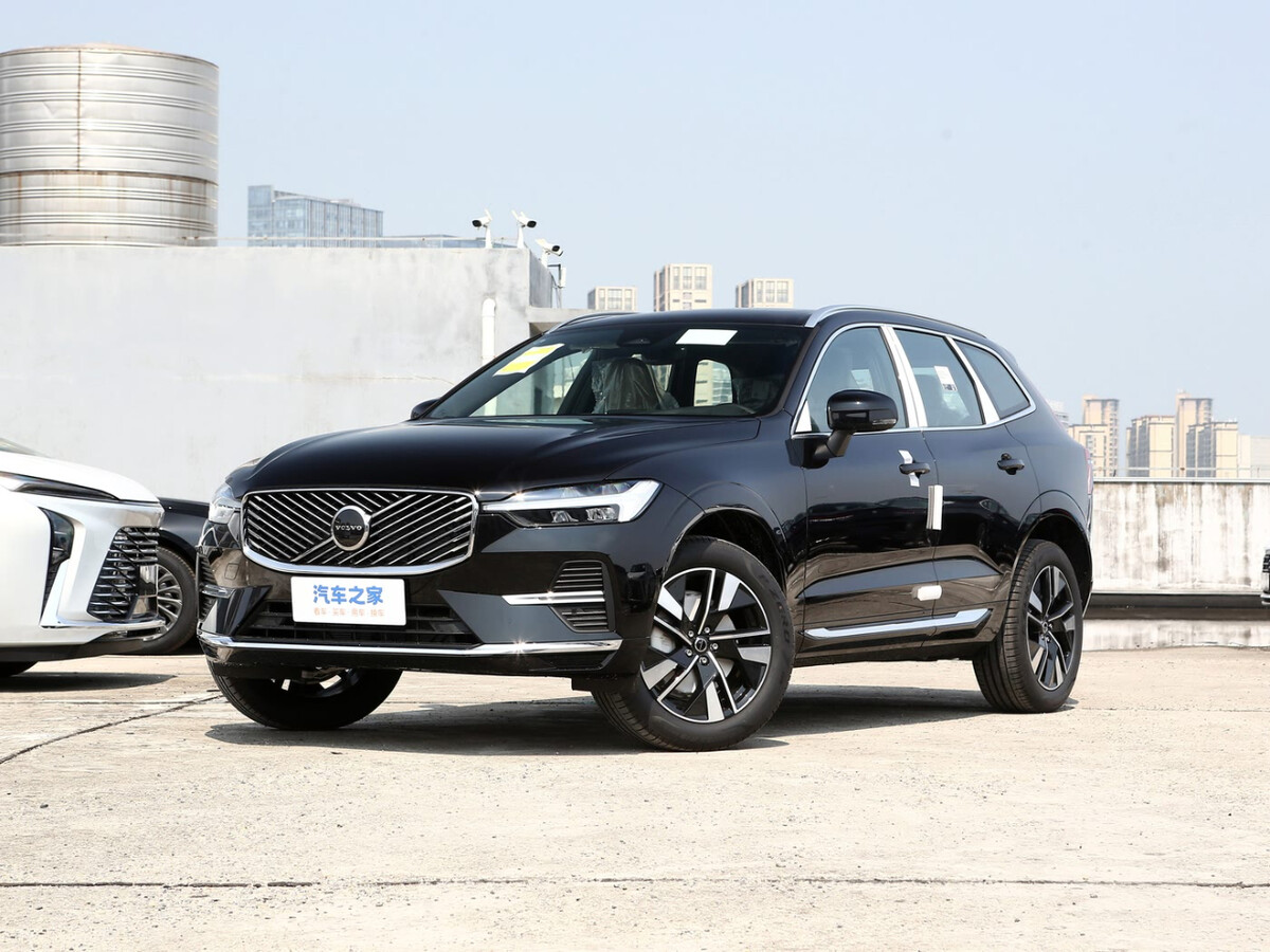 [출시예정] 볼보 XC60 B5 2차 페이스리프트  썸네일