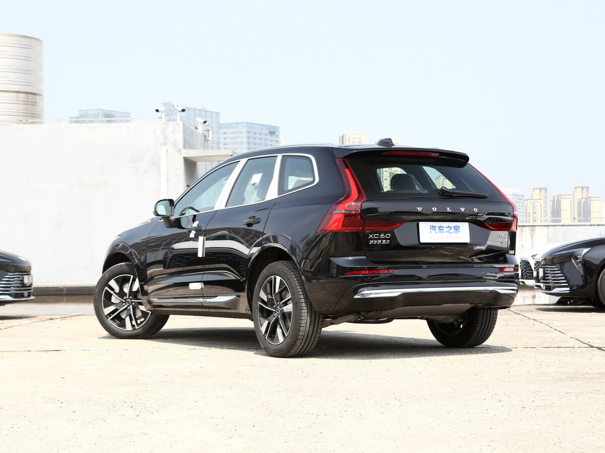 [출시예정] 볼보 XC60 B5 2차 페이스리프트  썸네일