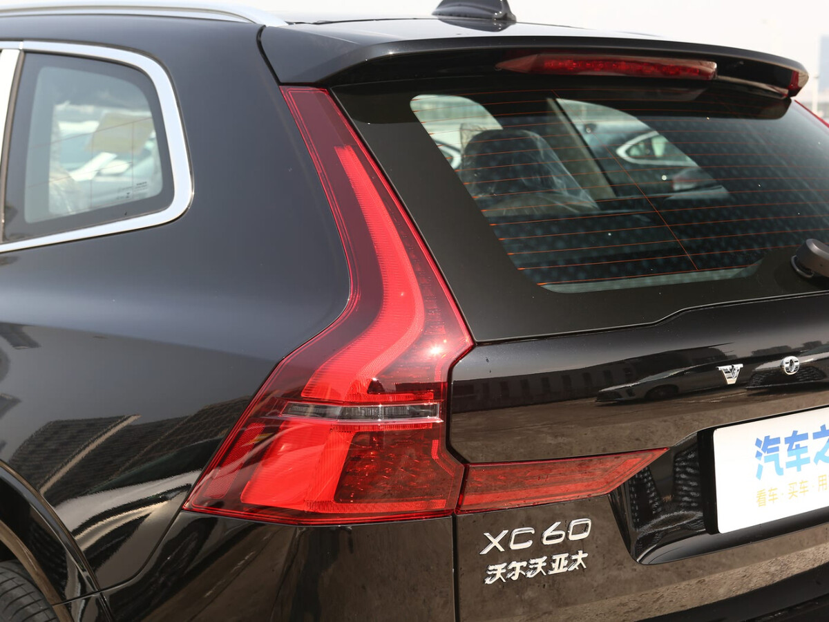 [출시예정] 볼보 XC60 B5 2차 페이스리프트  썸네일