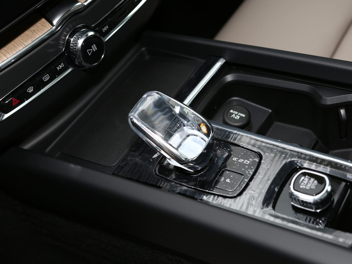 [출시예정] 볼보 XC60 B5 2차 페이스리프트  썸네일