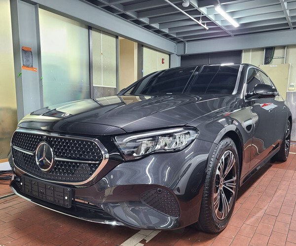 벤츠 E200 색상 골라주세요! 노틱 블루 vs 그라파이트 그레이 썸네일