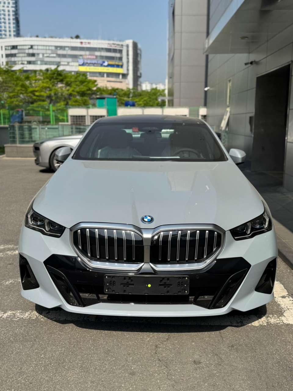 BMW 530e 썸네일 이미지
