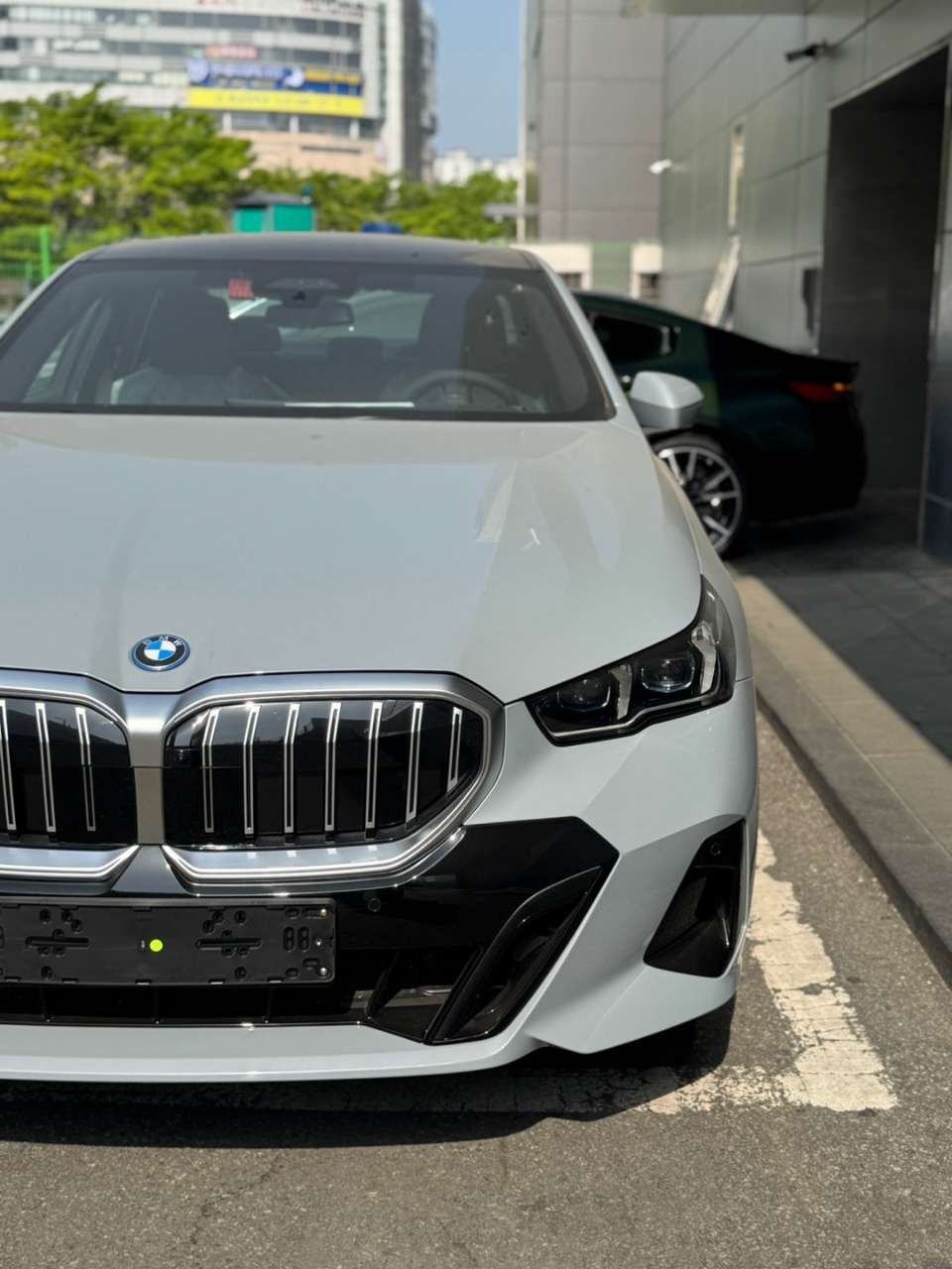 BMW 530e 썸네일 이미지