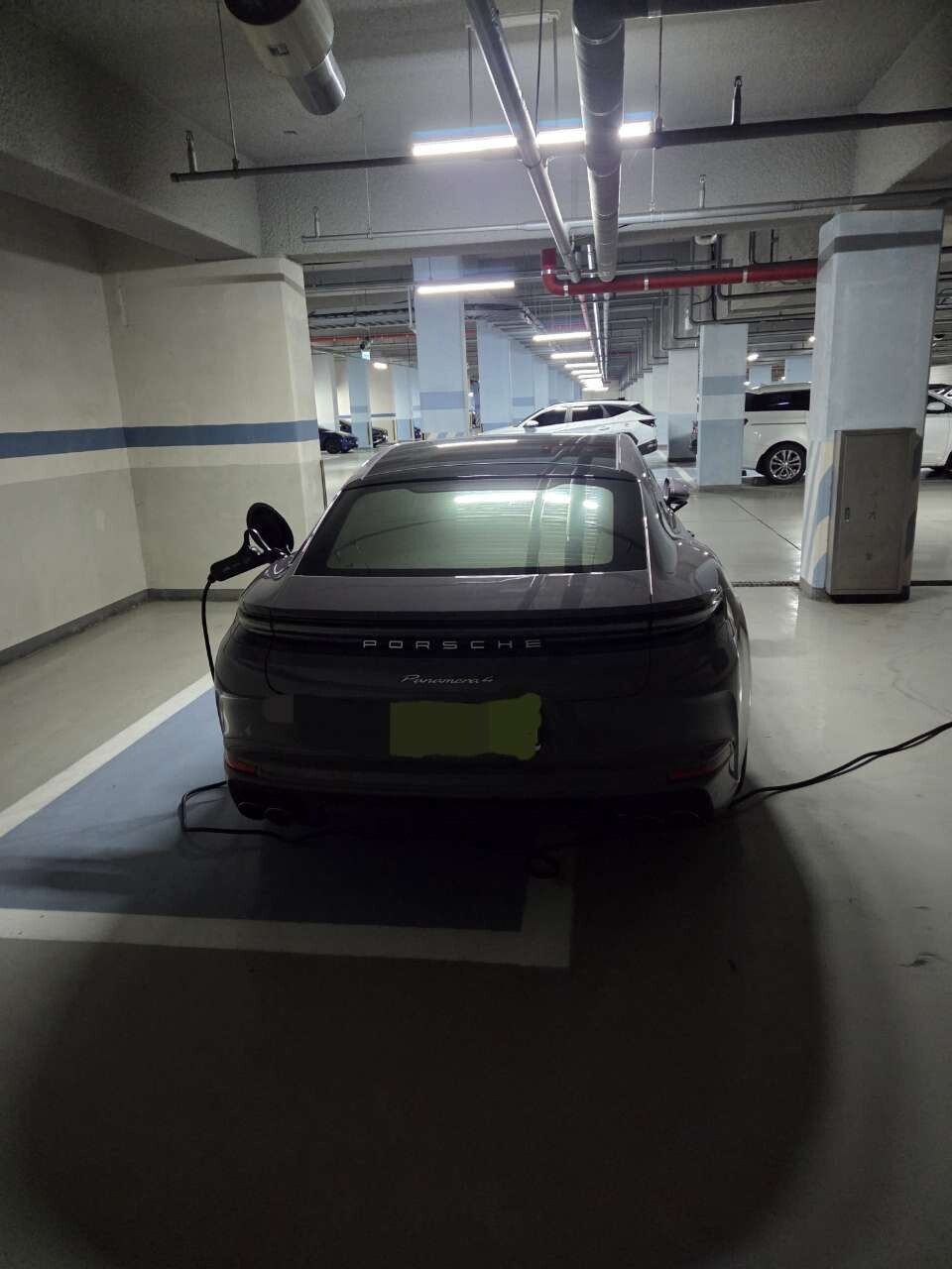 파나메라4 E-HYBRID G3 이미지3