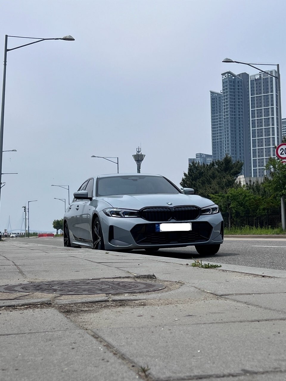 BMW 3시리즈 320i M 스포츠 P2 출고 후 1년 27,000 주행후기 이미지1