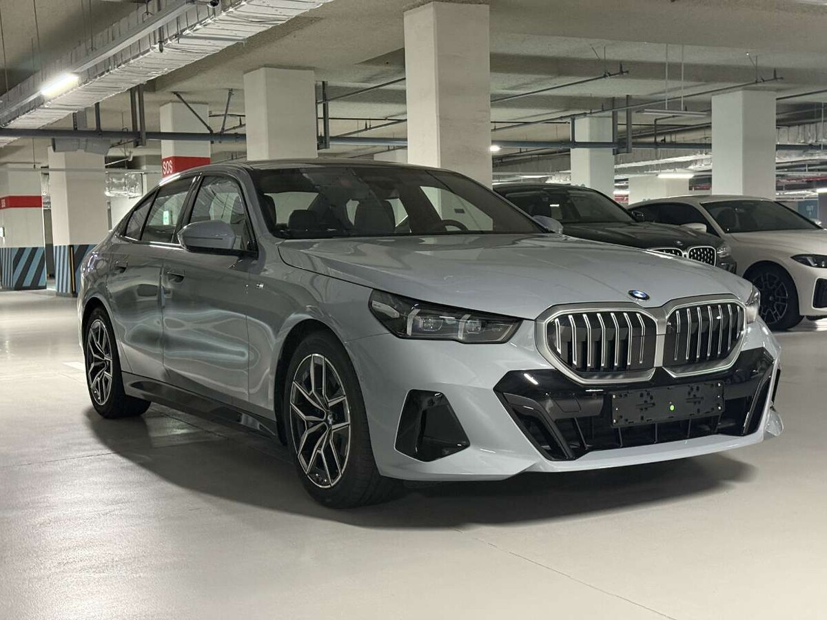 이번에 520i msp 신차 사는데 썸네일