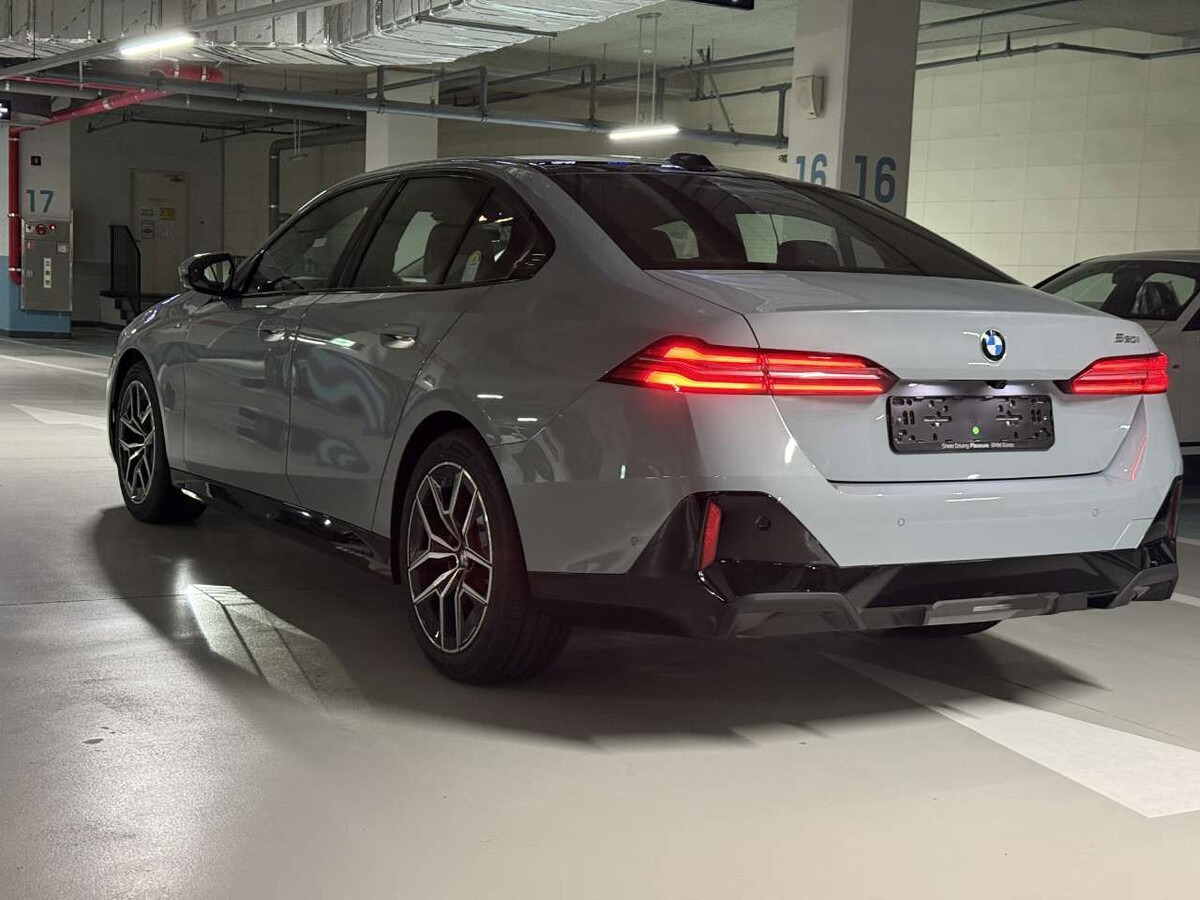이번에 520i msp 신차 사는데 썸네일