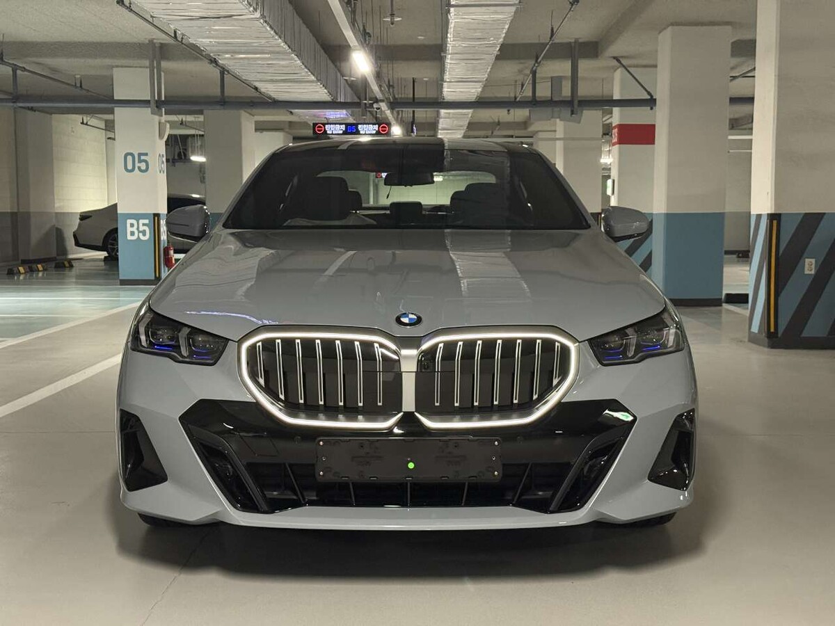 이번에 520i msp 신차 사는데 썸네일