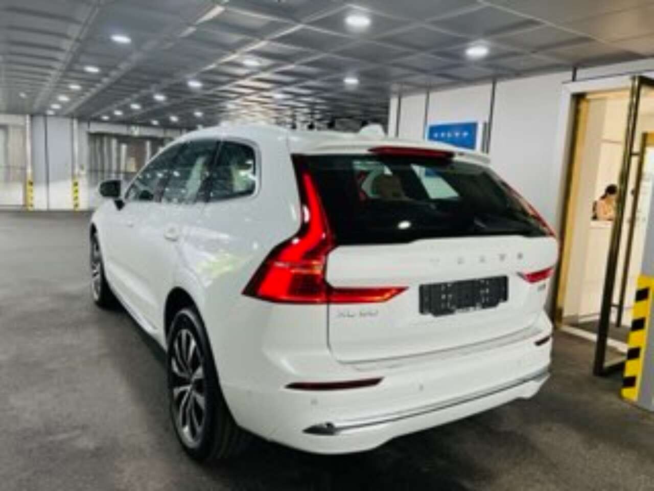 볼보 XC60 B5 AWD 울트라 브라이트 이미지1