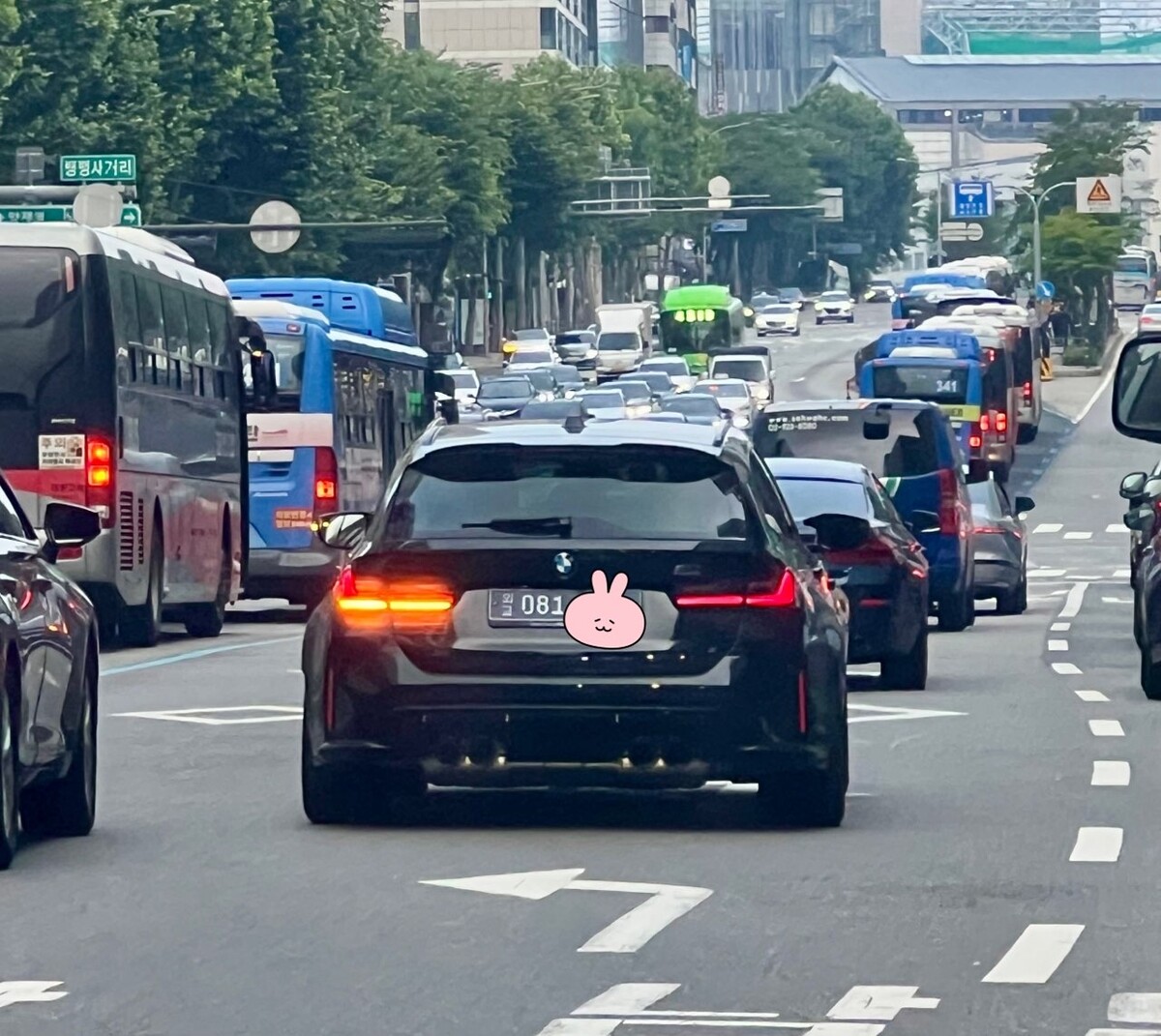 형들 어제 신기한 번호판 달린 M3 봤는데 이거 뭘까요 썸네일