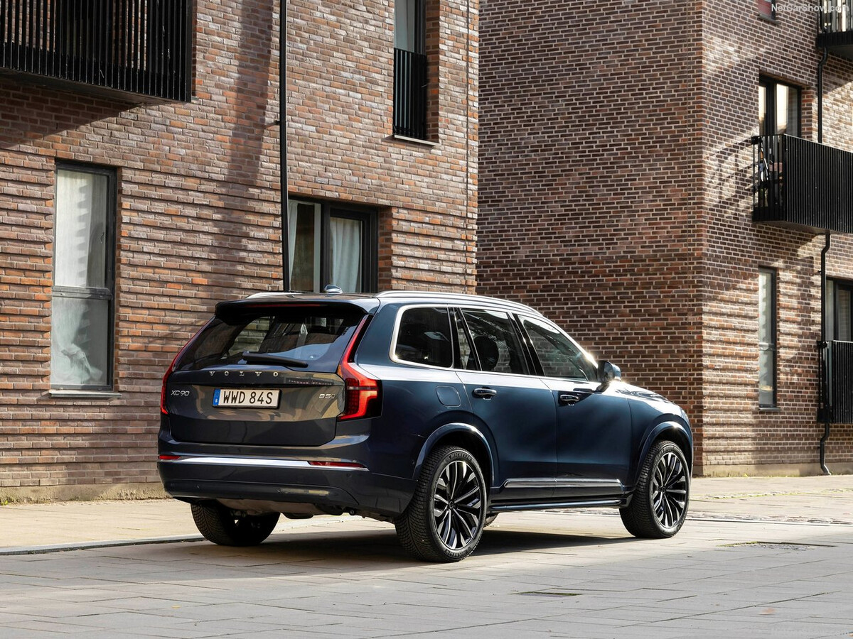 볼보 XC90 페이스리프트 가격, 옵션 정보 공개  썸네일